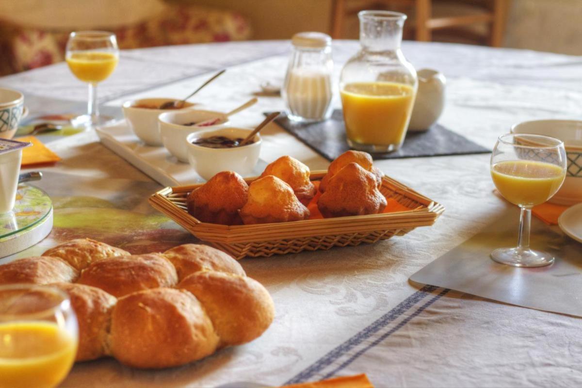 Bed and Breakfast Ferme Du Pigeonnier Montceau-et-Echarnant Exterior foto