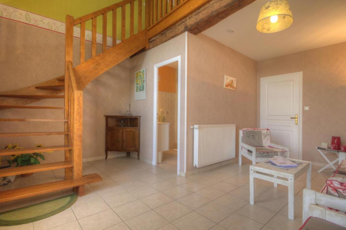 Bed and Breakfast Ferme Du Pigeonnier Montceau-et-Echarnant Exterior foto